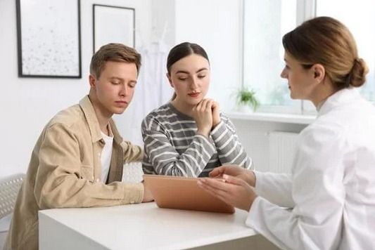 Clomid and TRT: Benefits, Risks & When to Combine